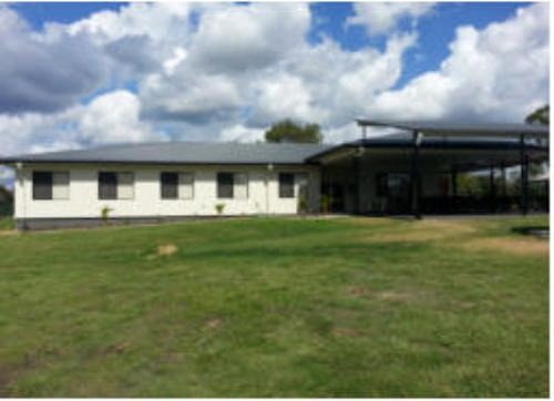 Centre building and shade shelter